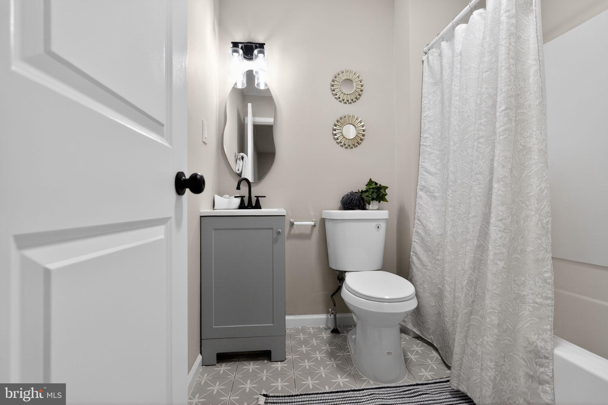 457 Vernon Road Philadelphia, PA 19119 - Photo 23 of 27