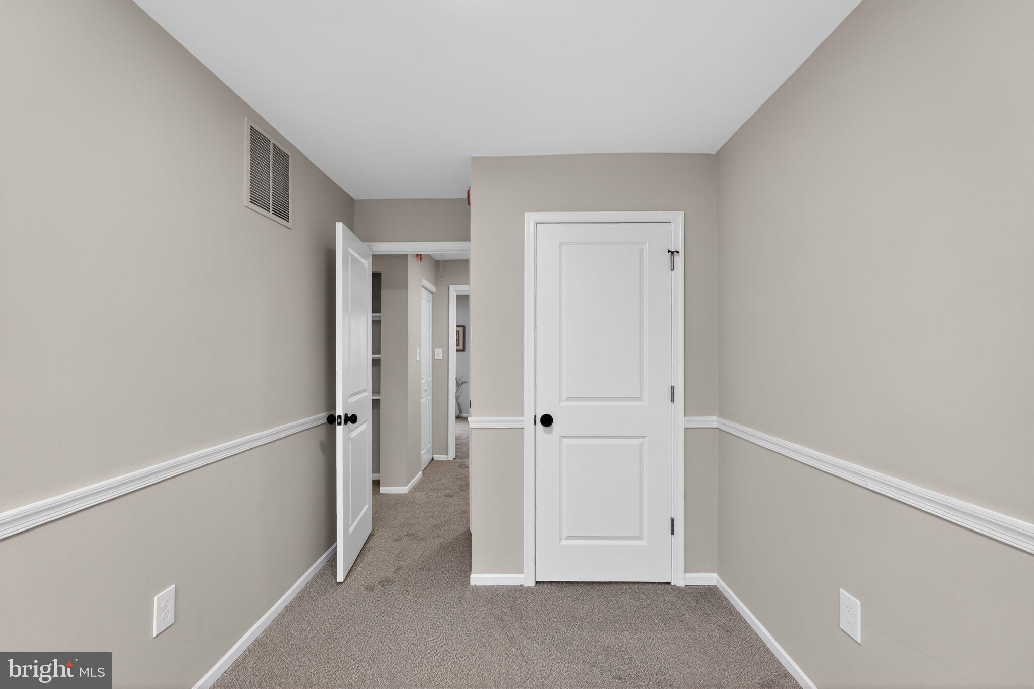 457 Vernon Road Philadelphia, PA 19119 - Photo 24 of 27