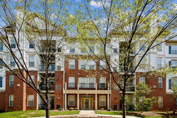 $549,970 | 11506 Sperrin Circle, Unit 405, Fairfax, VA 22030