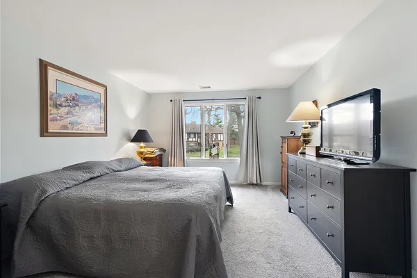 $325,000 | 7737 Golf Drive, Unit 303, Palos Heights, IL 60463