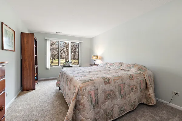 $325,000 | 7737 Golf Drive, Unit 303, Palos Heights, IL 60463