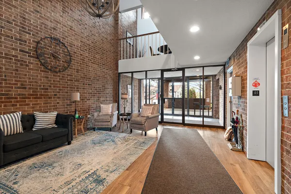 $325,000 | 7737 Golf Drive, Unit 303, Palos Heights, IL 60463