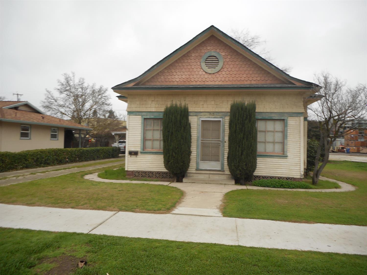 715 G Street Reedley, CA 93654 - Photo 1 of 51