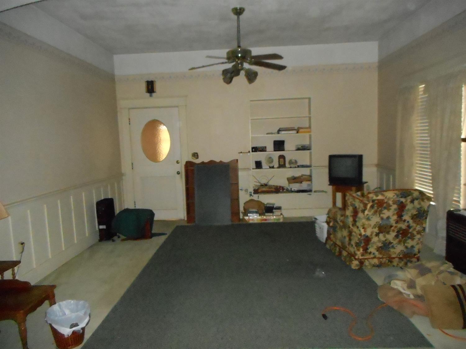 715 G Street Reedley, CA 93654 - Photo 20 of 51