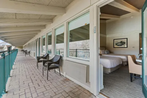 $149,500 | 269 Fontana Boulevard, Unit 2674, Fontana, WI 53125