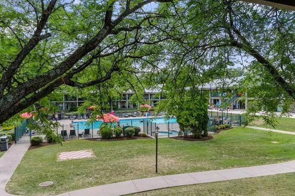 $149,500 | 269 Fontana Boulevard, Unit 2674, Fontana, WI 53125