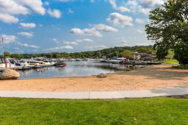 $149,500 | 269 Fontana Boulevard, Unit 2674, Fontana, WI 53125
