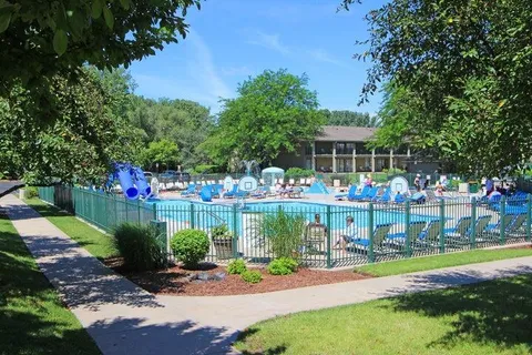 $149,500 | 269 Fontana Boulevard, Unit 2674, Fontana, WI 53125