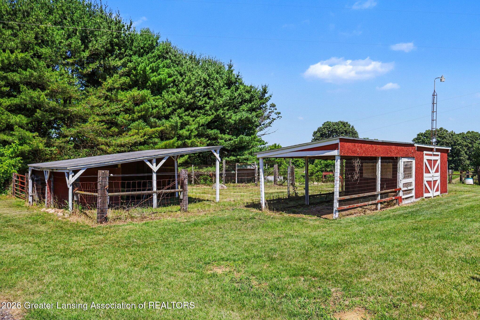 4270 Trumble Road Jackson, MI 49201 - Photo 13 of 31 Chicken Coop