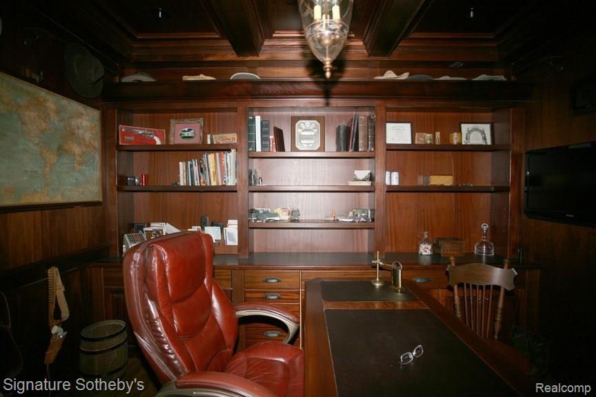 61 South Holcomb Road Clarkston, MI 48346 - Photo 36 of 52 Office6.jpg