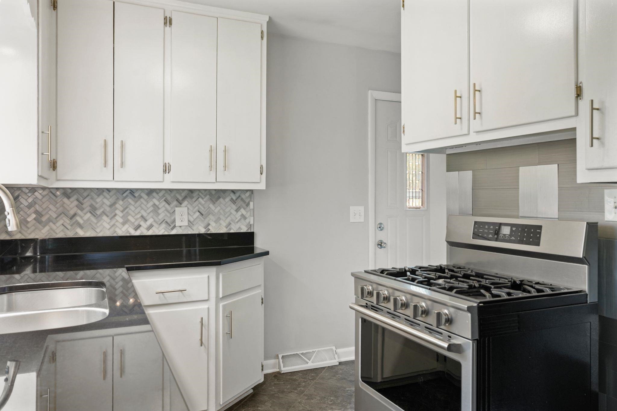 621 South Segoe Road Madison, WI 53711 - Photo 10 of 52 Gallery Image 10