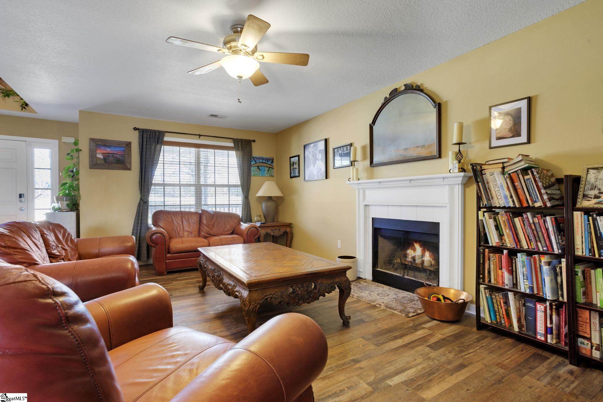 238 Waters Road Taylors, SC 29687 - Photo 4 of 34