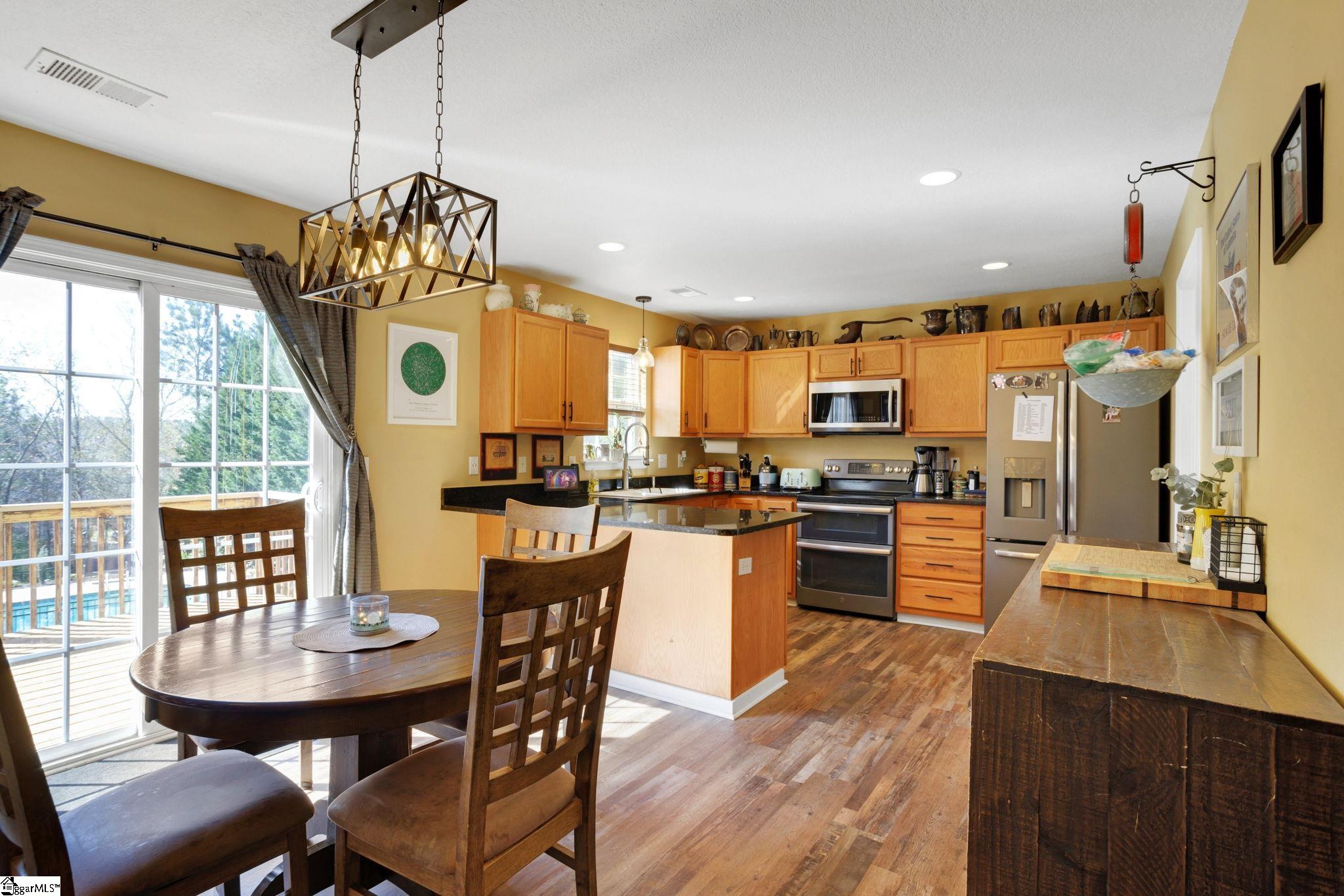 238 Waters Road Taylors, SC 29687 - Photo 6 of 34