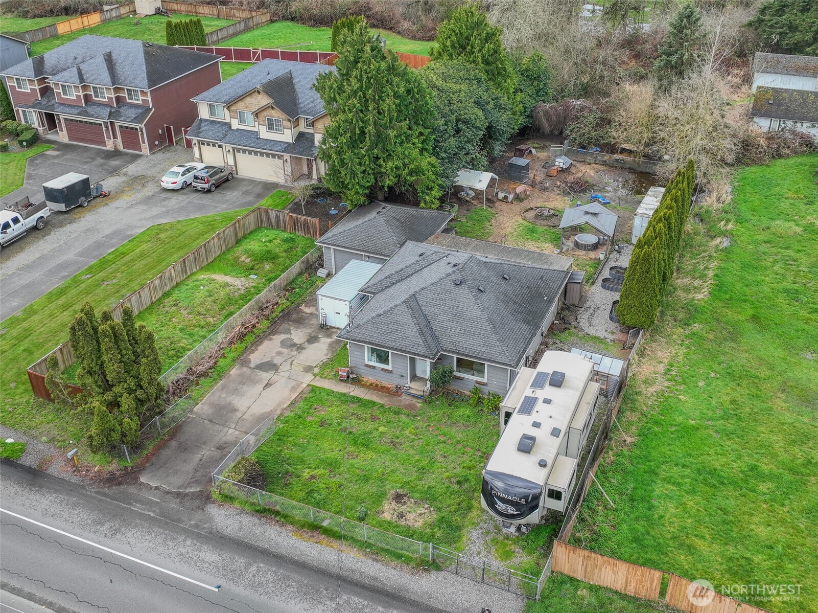 11324 Waller Road East Tacoma, WA 98446 - Photo 2 of 37
