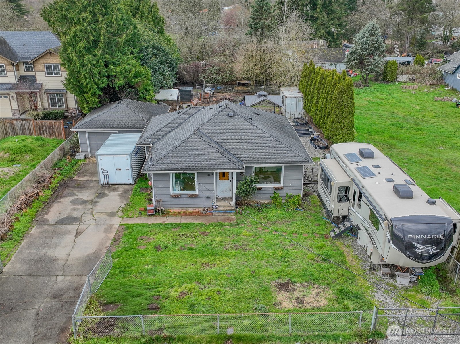 11324 Waller Road East Tacoma, WA 98446 - Photo 3 of 37