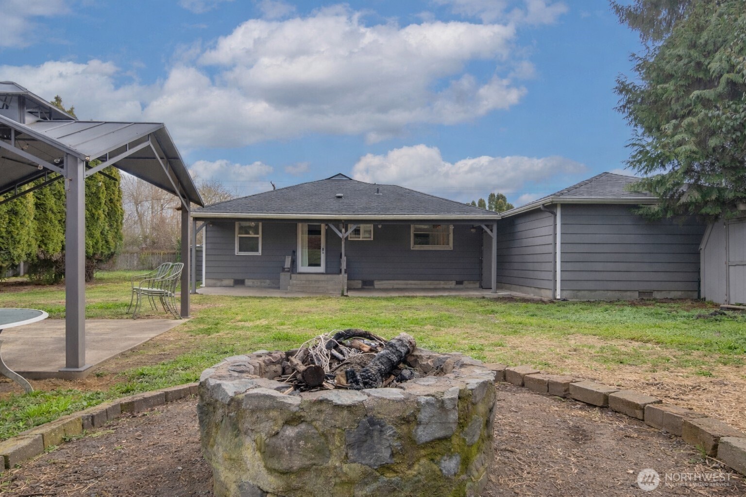11324 Waller Road East Tacoma, WA 98446 - Photo 4 of 37