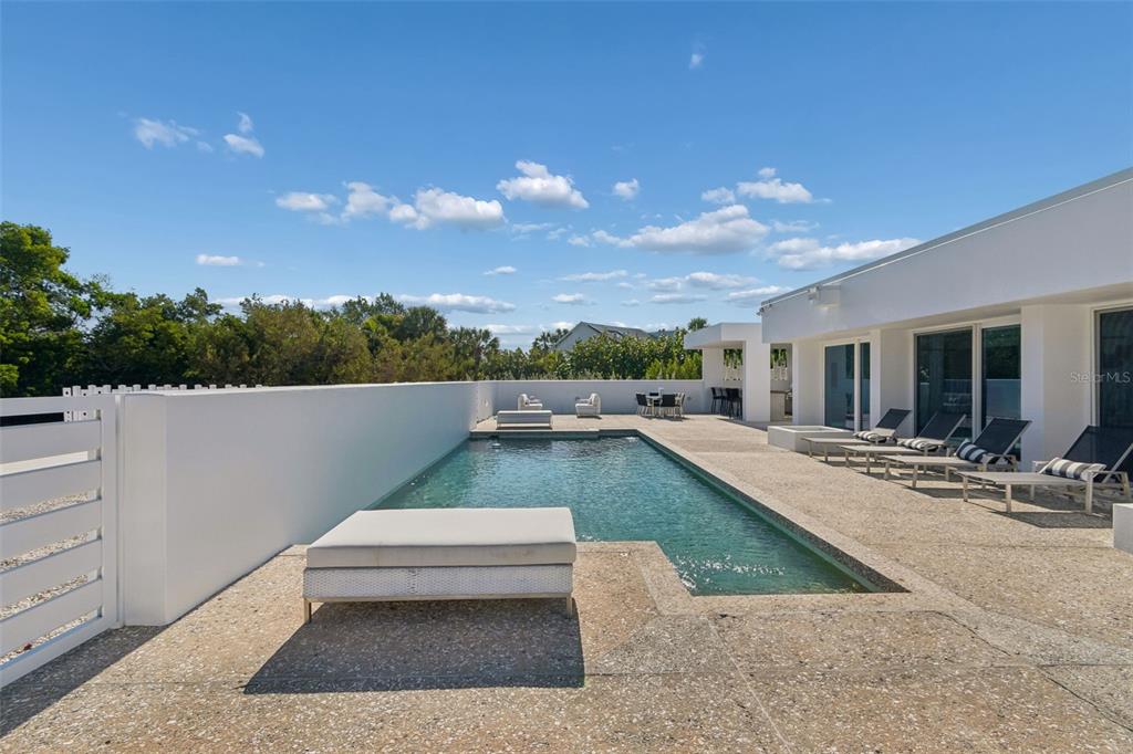 7647 Sanderling Road Sarasota, FL 34242 - Photo 62 of 70