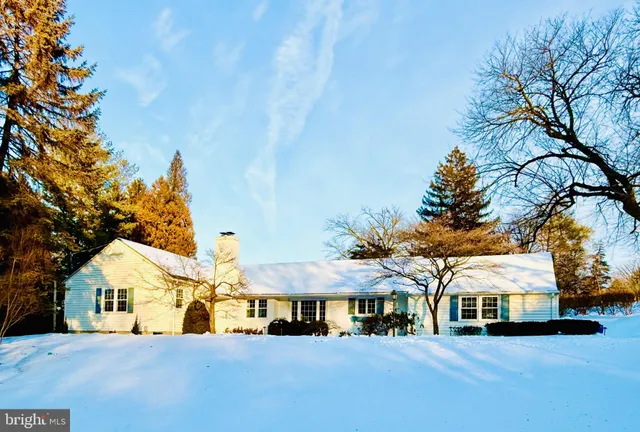 $464,900 | 1190 Country Club Road, York, PA 17403