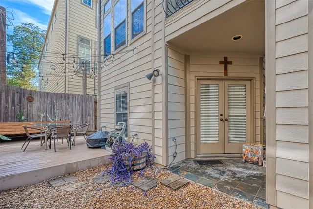 $3,300 | 410 Fowler Street, Houston, TX 77007