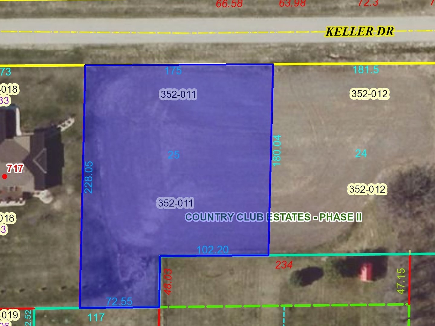 a sign that is on the side of a building