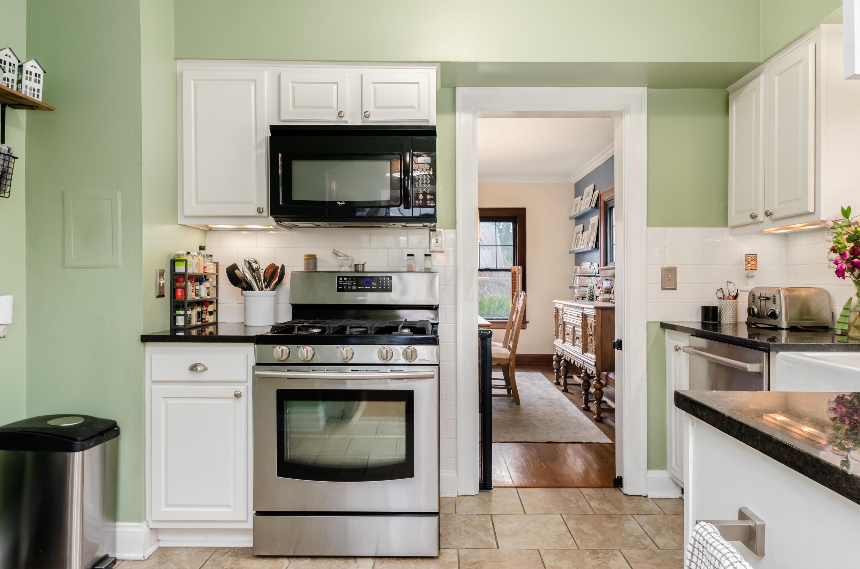 104 Fallis Road Columbus, OH 43214 - Photo 13 of 42 Kitchen