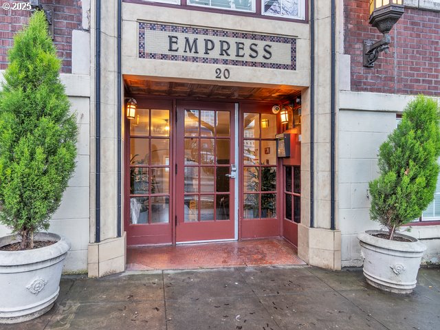 20 Northwest 16th Avenue, Unit 203 Portland, OR 97209 - Photo 1 of 17