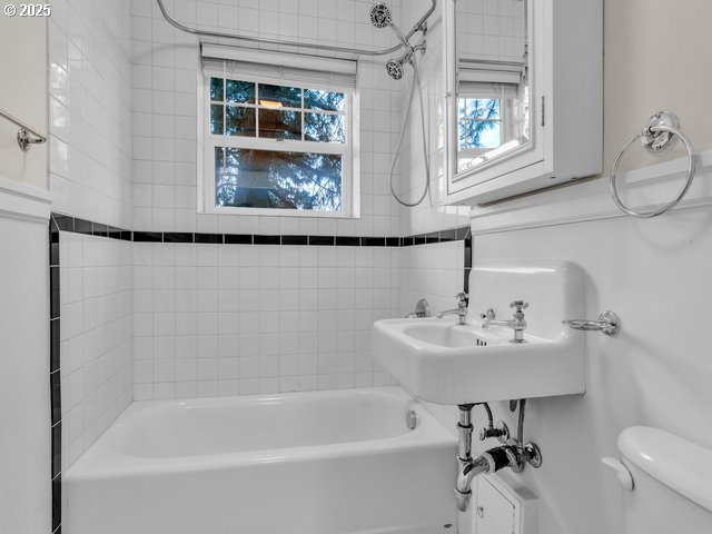 20 Northwest 16th Avenue, Unit 203 Portland, OR 97209 - Photo 17 of 17