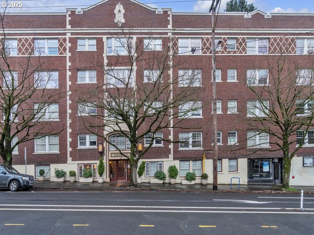 20 Northwest 16th Avenue, Unit 203 Portland, OR 97209 - Photo 2 of 17