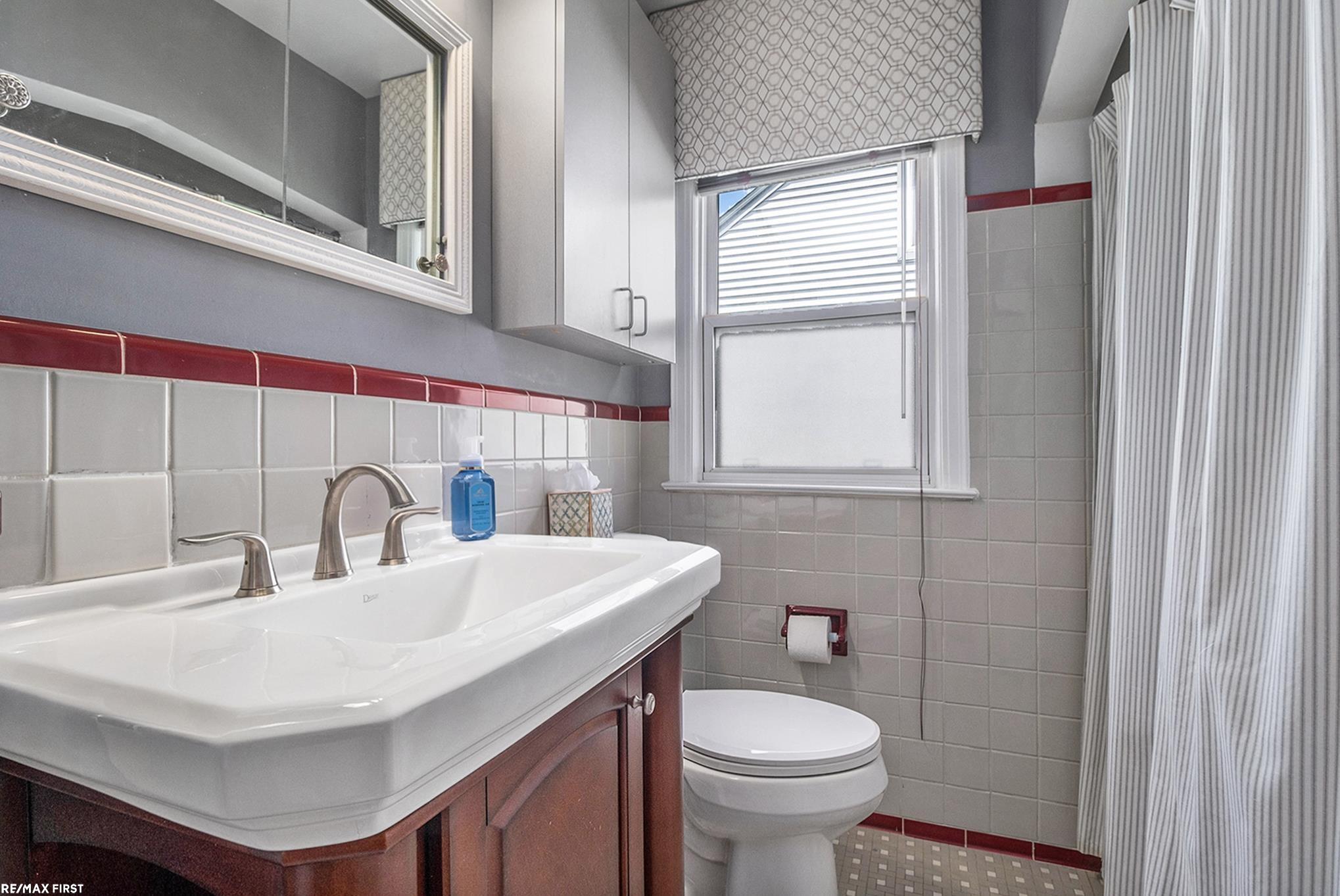 2615 Wakefield Road Berkley, MI 48072 - Photo 12 of 29 50149765-b5511b30-5298-4cd7-8e39-78aabdf4cbbf.JPG