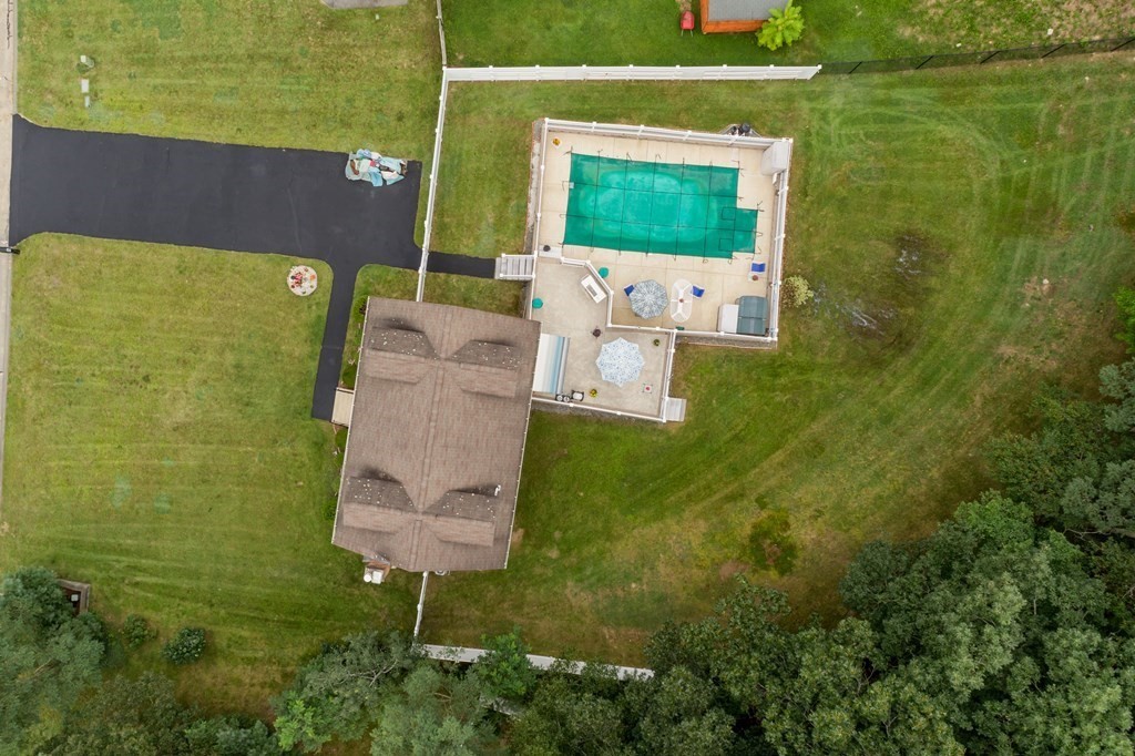 22 Stonehedge Circle Billerica, MA 01821 - Photo 22 of 30 a view of a garden