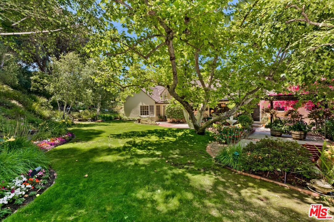 2800 Roscomare Road Los Angeles, CA 90077 - Photo 4 of 39