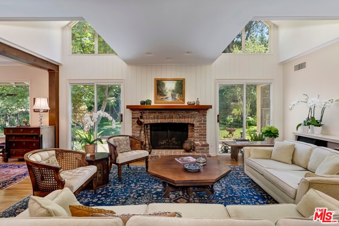 2800 Roscomare Road Los Angeles, CA 90077 - Photo 8 of 39