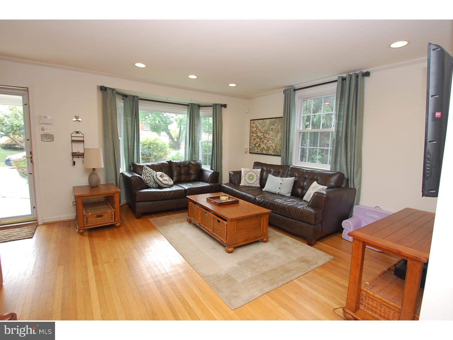1719 Ridgeway Road Havertown, PA 19083 - Photo 3 of 25 Living Room