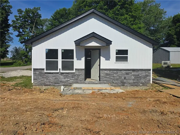 $174,900 | 71 South Beech Street, Campbellsburg, IN 47108