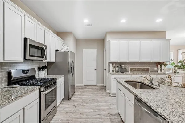 $2,195 | 409 Lewisville Lane, Leander, TX 78641