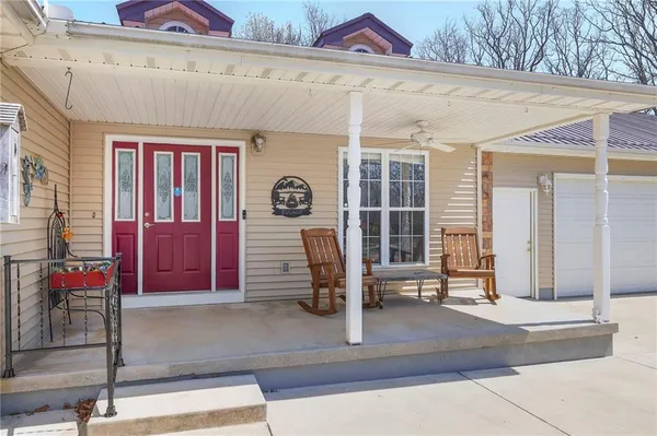 $445,000 | 26736 Magnolia Lane, Clinton, MO 64735