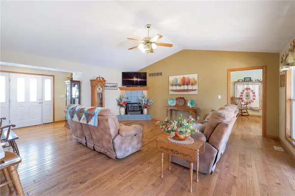 $445,000 | 26736 Magnolia Lane, Clinton, MO 64735