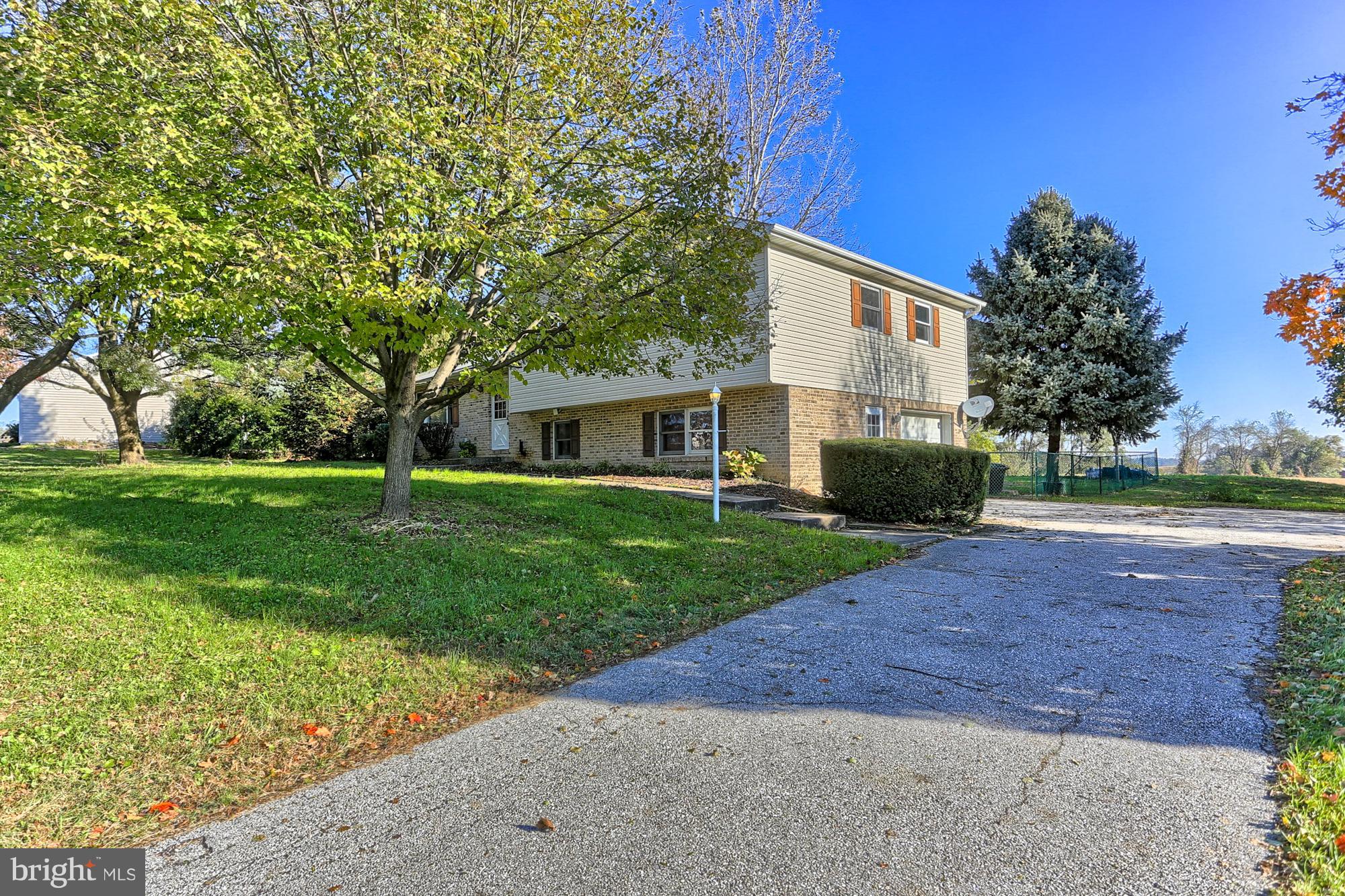 195 Blue Stone Road York, PA 17406 - Photo 3 of 35 Gallery Image 3