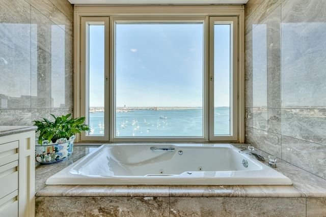 $10,000,000 | 10 Rowes Wharf, Unit PH06, Boston, MA 02110