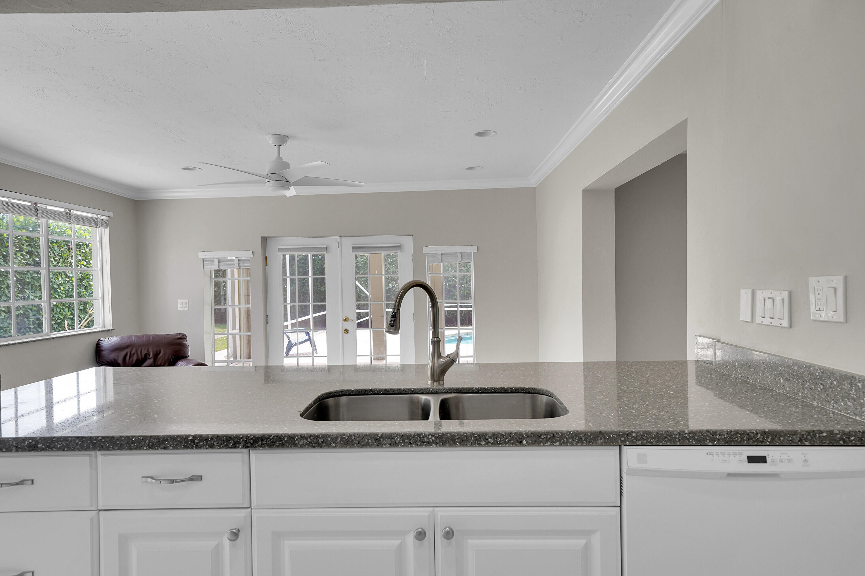 1570 Southwest 13th Drive Boca Raton, FL 33486 - Photo 4 of 22 19_dsc08999