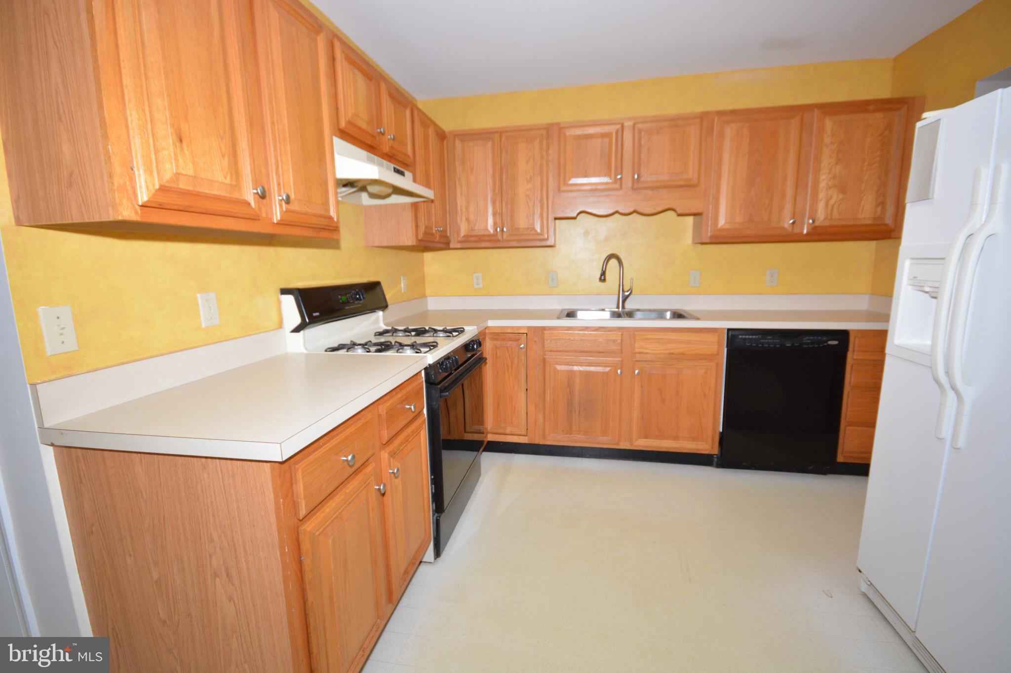 354 Crosswinds Drive Lititz, PA 17543 - Photo 12 of 26 Kitchen