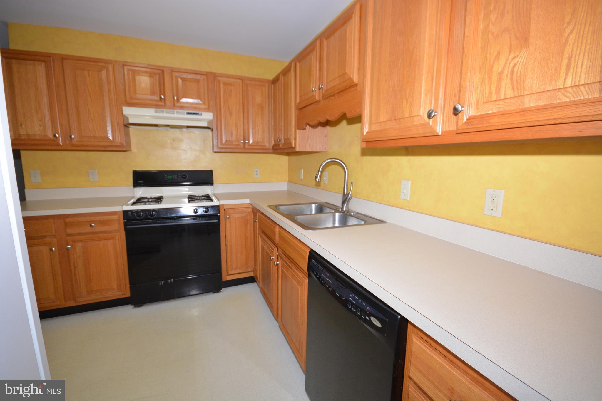 354 Crosswinds Drive Lititz, PA 17543 - Photo 13 of 26 Kitchen