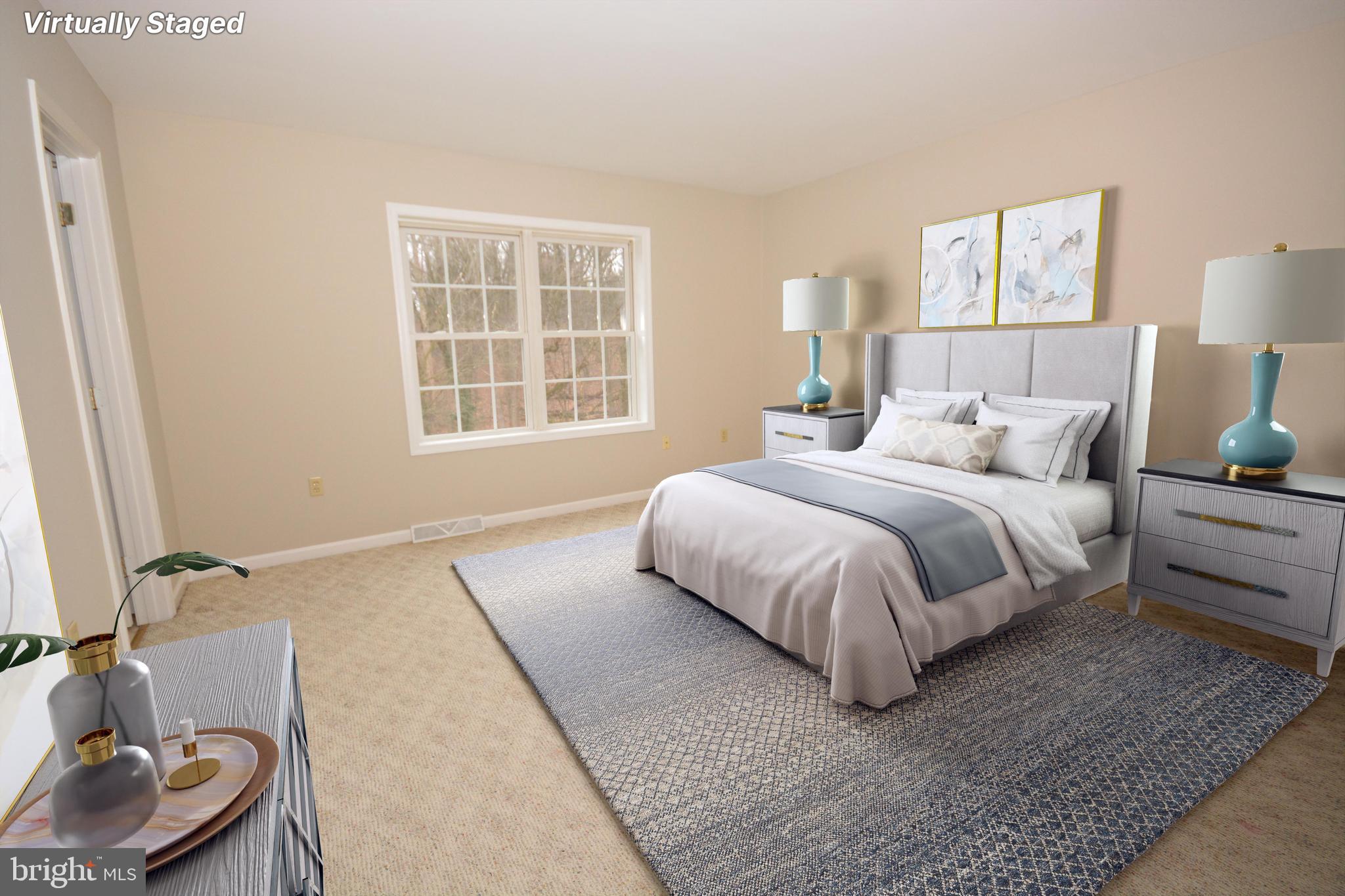 Primary Bedroom w/Attached Bath & Walk-in Closet