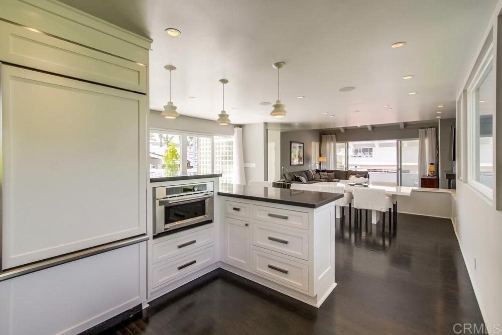 153 25th Street Del Mar, CA 92014 - Photo 9 of 25