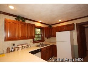 1820 Cherry Road Springfield, IL 62704 - Photo 7 of 24
