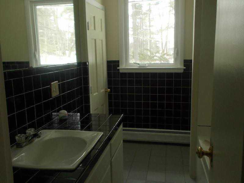 11 1st Rangeway Waterville, ME 04901 - Photo 10 of 18 Bathroom.
