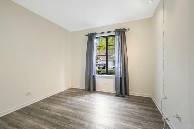 $264,900 | 402 Sandalwood Lane, Unit C1, Schaumburg, IL 60193