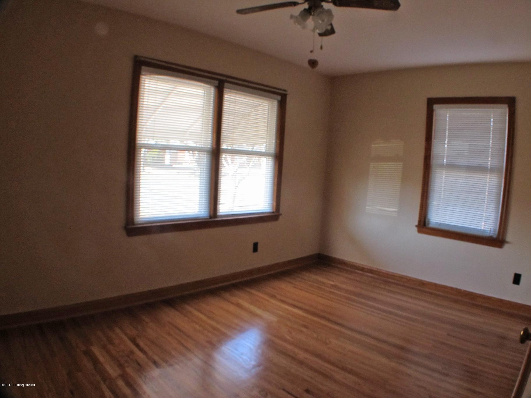 8351 Walker Road Louisville, KY 40258 - Photo 8 of 15 IMG_5949
