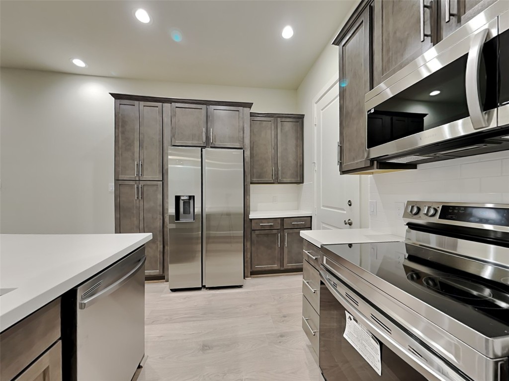 5712 Quinn Landing Road Houston, TX 77091 - Photo 2 of 12