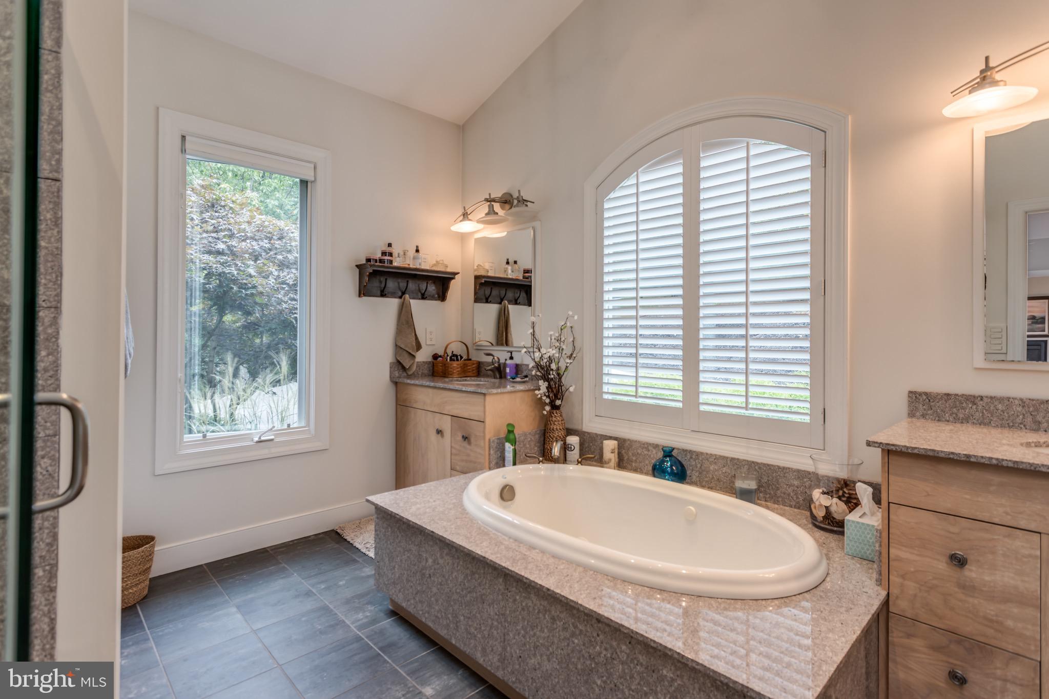 564 Montevideo Road Berkeley Springs, WV 25411 - Photo 26 of 71 Owner's Suite Bath